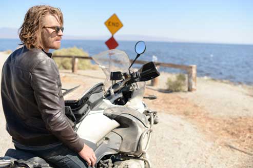 Garrett-Hedlund-in-MOJAVE-4