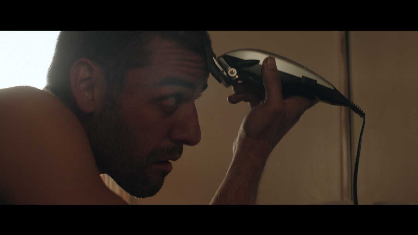 Oscar-Issac-in-MOJAVE-5